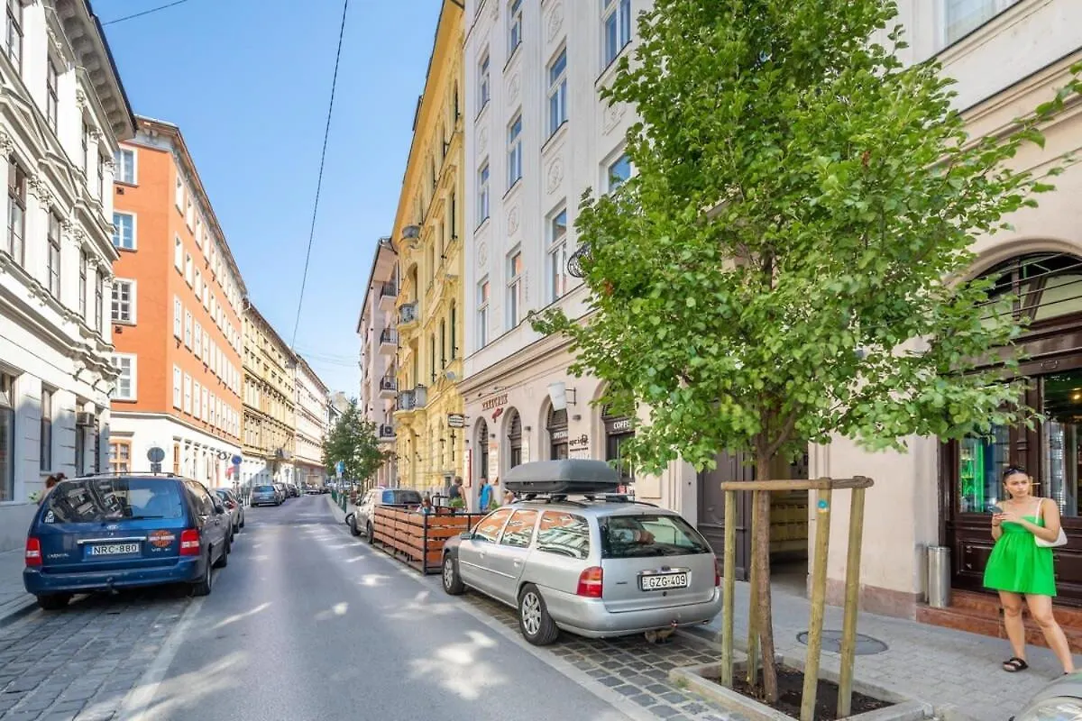 Very Central - Unique Design - New Studio Budapest Hungary