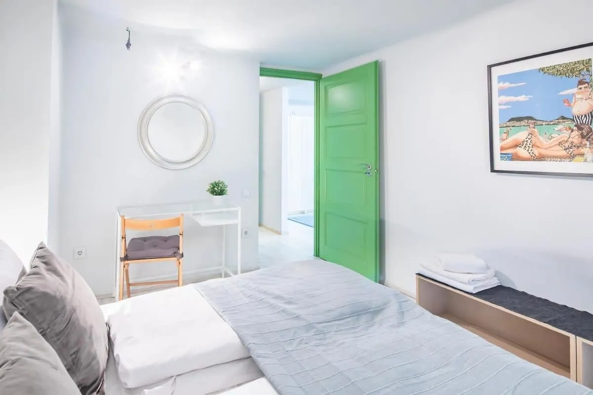 Very Central - Unique Design - New Studio Budapest 0*,  Ungheria